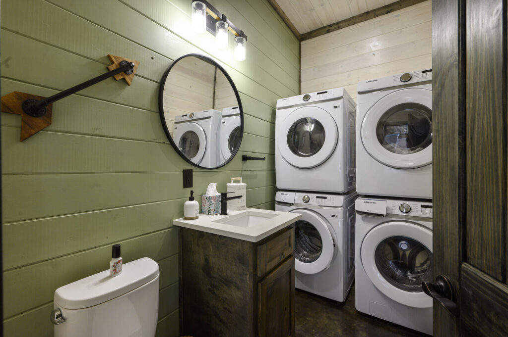 Wash and dryer amenities with cabin rental